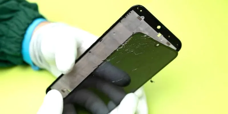 Ile naprawdę kosztuje wymiana szybki w telefonach Samsung? Sprawdź nasze porady!