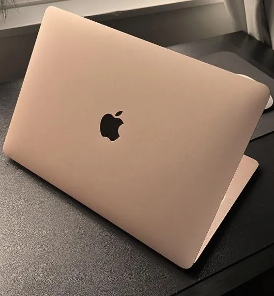 Laptopy Apple